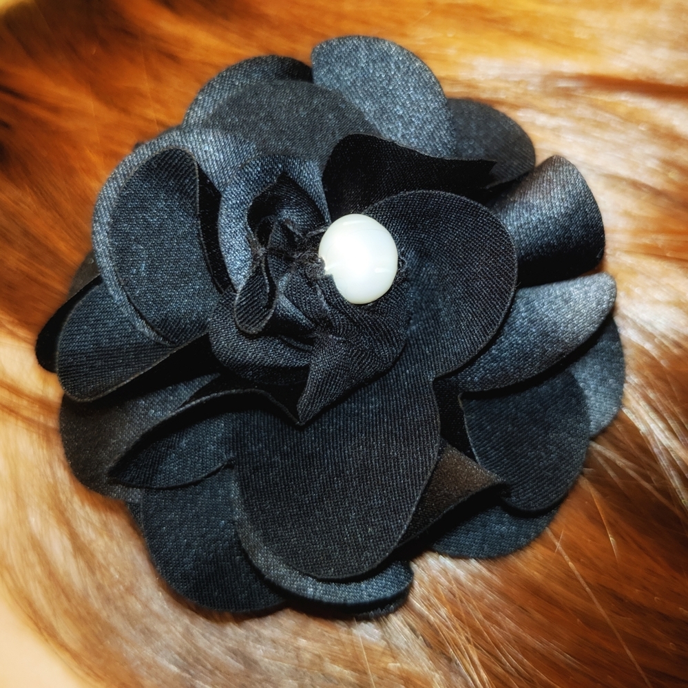 Akoya Pearl Set in Black Satin Floral Hair Clip